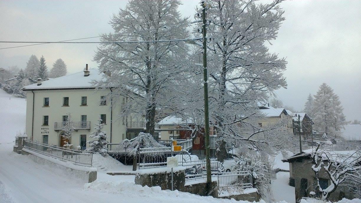 Hotel Des Alpes Dalpe Esterno foto